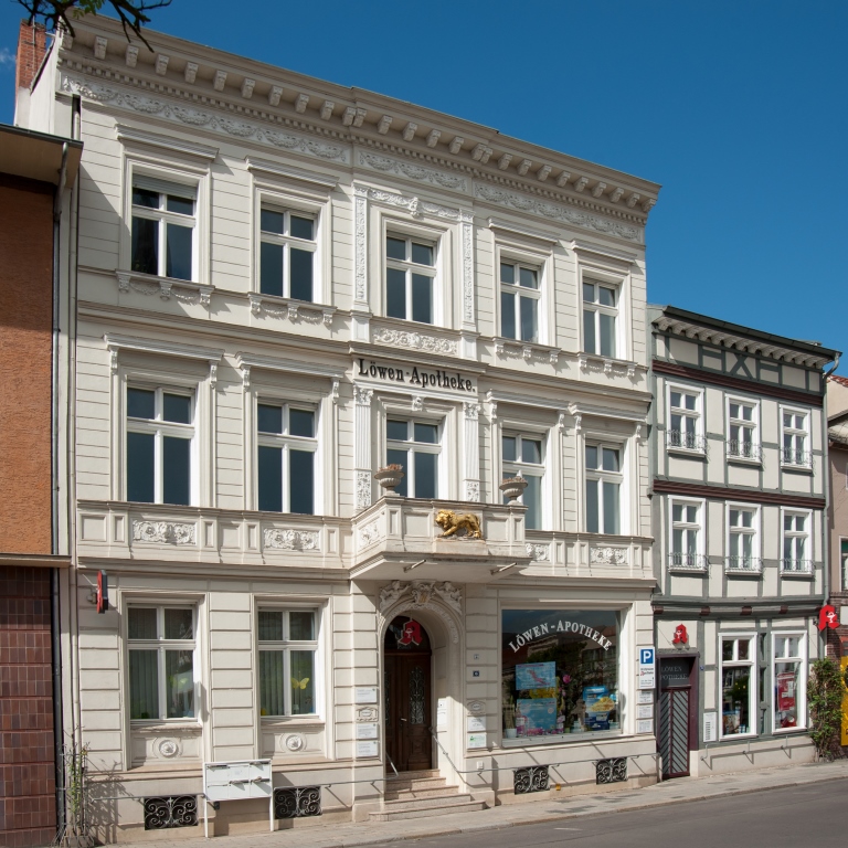 Filiale der Löwen-Apotheke von Außen